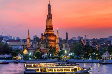 Bangkok dinner cruise with city highlights and buffet dinner