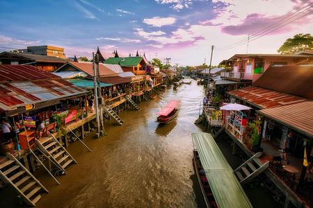Full-day Amphawa market and firefly boat tour from Bangkok