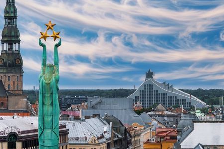Riga 24 or 48-hour hop-on hop-off sightseeing bus tour
