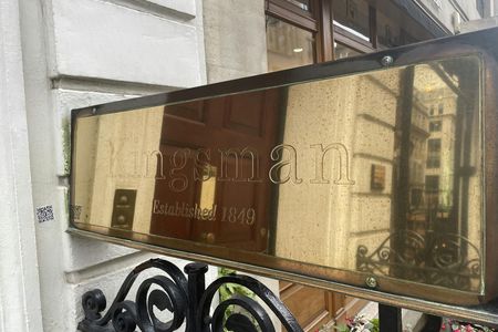 Kingsman tour of London by black taxi