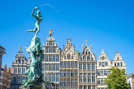 Antwerp surprise walk with a local