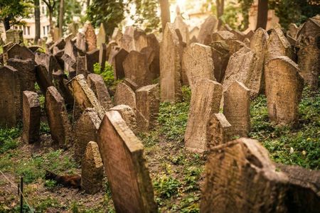 Walking tour of Prague's Jewish Quarter with Jewish Museum tickets