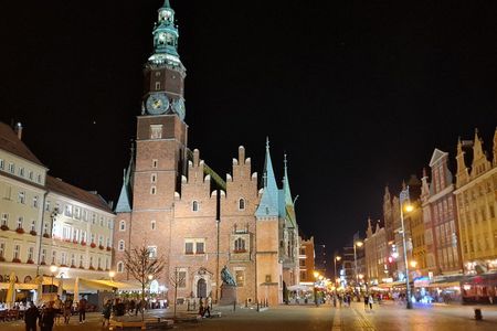 Wrocław evening walk through the Old Town along the gas lantern trail