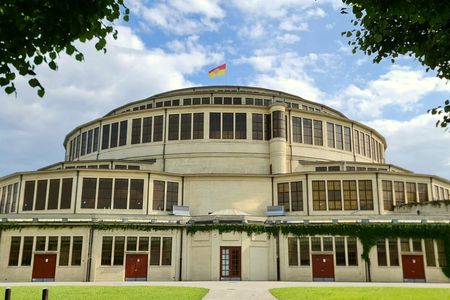 Wrocław walking tour with Centennial Hall