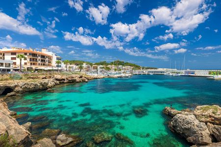 Stand-up paddleboarding and snorkelling in Cala Ratjada