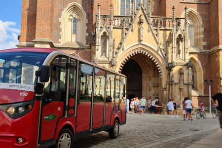 Wrocław electric car tour with guide