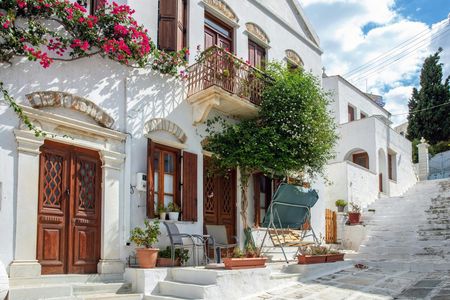 Santorini private guided cultural evening with Zorba dancing show