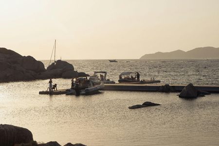 Dinghy sunset tour with aperitif at Cavoli Island