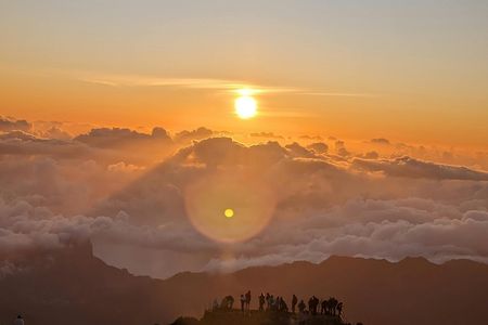 Shared transfer to Pico do Arieiro at sunrise
