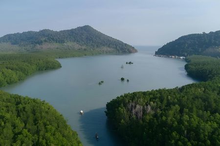 Ruea Mard Thai cruise with optional Koh Chang sightseeing experience