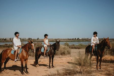 Albufeira lagoon horseback riding experience with hotel pick-up