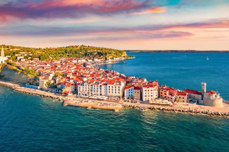 Guided coastal tour of Piran with local seafood specialities tasting