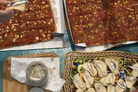 Private boat tour in Terrasini with aperitif and lunch on board