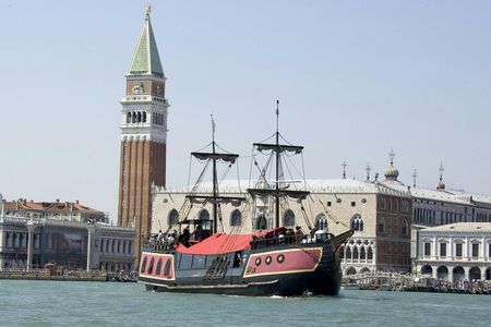 Venetian galleon panoramic lunch cruise in Venice
