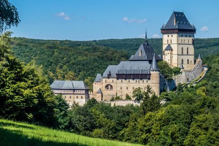 Entry ticket and guided tour of Karlštejn Castle in Prague