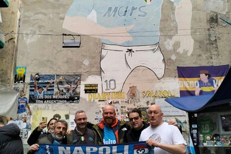 Diego Maradona tour with football, culture and pizza in Naples