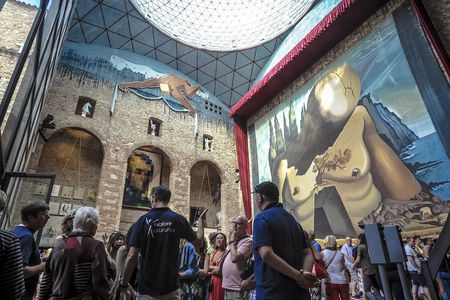 Salvador Dalí museum, Figueres and Cadaqués tour from Barcelona