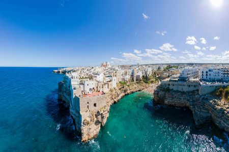 Boat tour and free time in Polignano a Mare from Bari