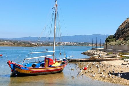 Self-guided scavenger hunt in Alvor