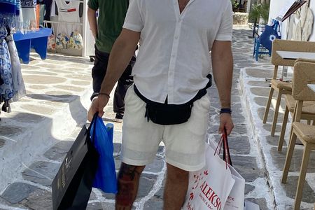 Guide Shopping and Walking Tour in Mykonos Town