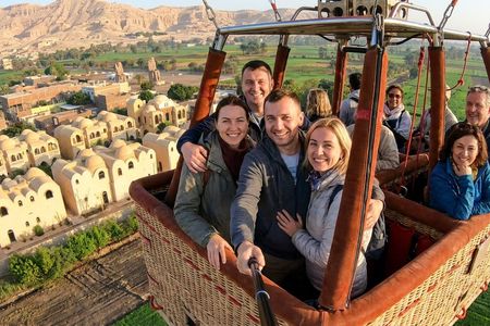 Full-day guided tour of Luxor with hot air balloon ride