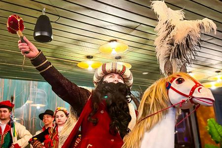 Kraków folk show and traditional Polish dinner experience