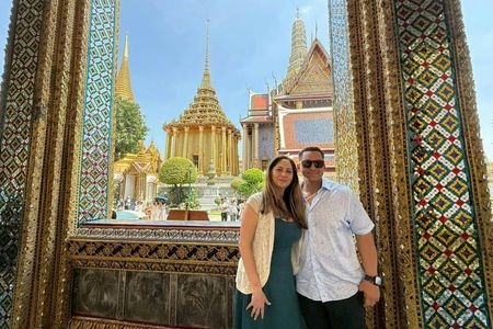 Private tour of Bangkok Grand Palace and Temples in a luxury vehicle