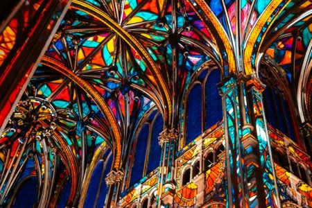 Luminiscence, an immersive show of light and music in Philadelphia