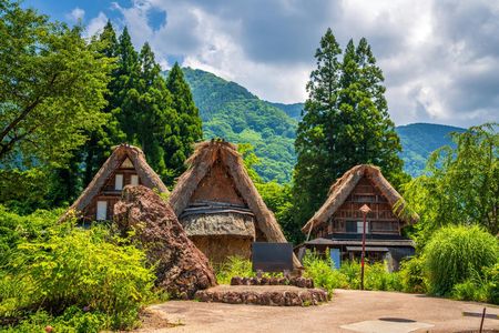 Shirakawago and Kanazawa guided day tour from Kyoto