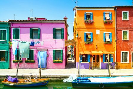 Murano and Burano lagoon boat tour with extended stay in Burano