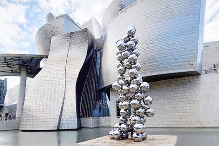 Guggenheim Museum Bilbao guided tour in Spanish