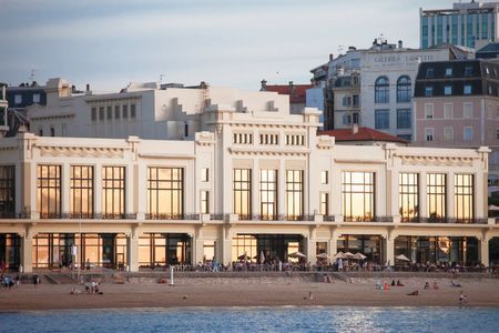 Guided walking tour in Biarritz