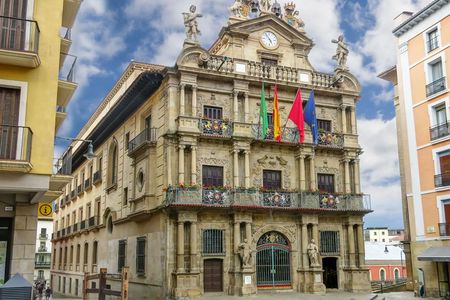 English walking tour in Pamplona