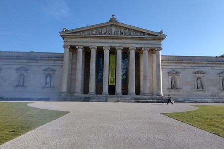 Glyptothek Museum skip-the-line guided tour with an expert in Munich