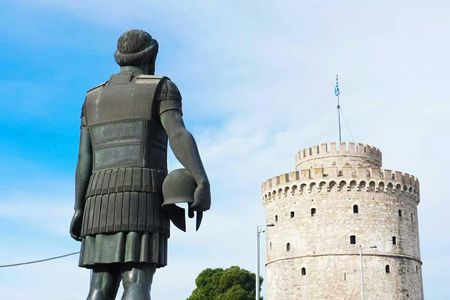 Thessaloniki family treasure hunt and tour with food stop