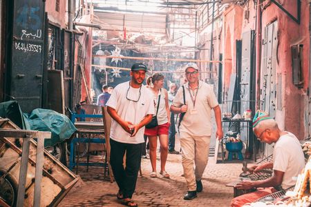 Marrakech Medina souks guided tour with artisans and tea tasting