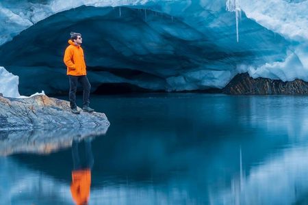 Pastoruri Glacier full-day tour from Huaraz with Andean lakes
