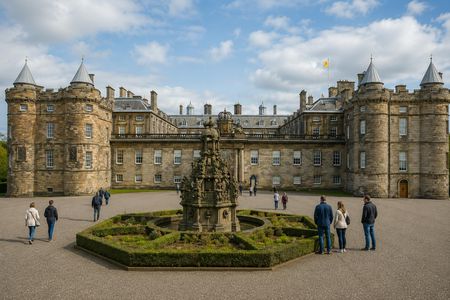 Ticket to Palace of Holyroodhouse with audio guide and eSIM