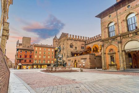 Guided bike tour of Bologna's hidden gems