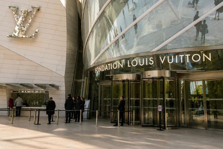 Fondation Louis Vuitton Paris priority entry with audio guide and eSIM