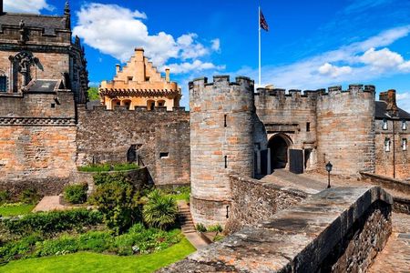 Stirling Castle, Loch Lomond and Outlander tour with boat cruise