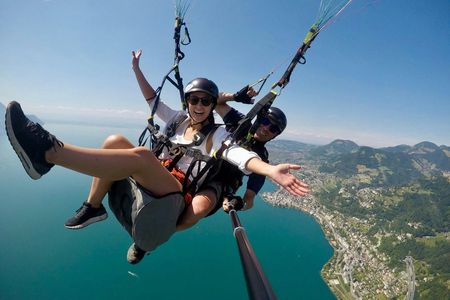 Tandem paragliding adventure over Lake Geneva in Montreux