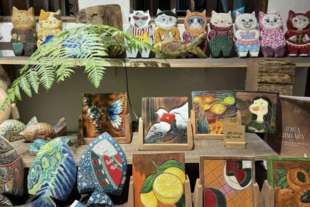 Vietnamese wood carving workshop in Saigon