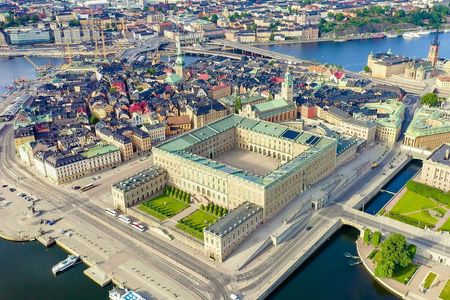 Stockholm Royal Palace guided tour with ticket and audio