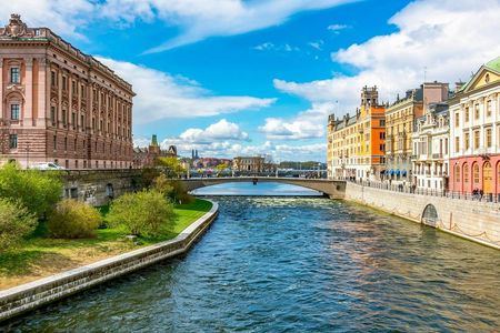 Stockholm Royal Palace tour and canal cruise