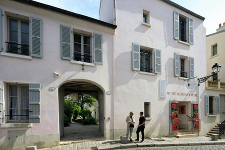 Guided tour of Montmartre neighbourhood and its landmarks