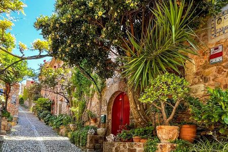 Full-day Montserrat and Costa Brava's Tossa de Mar tour from Barcelona