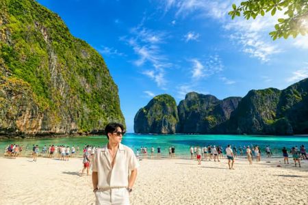 Phi Phi Islands by speedboat day trip with lunch from Krabi