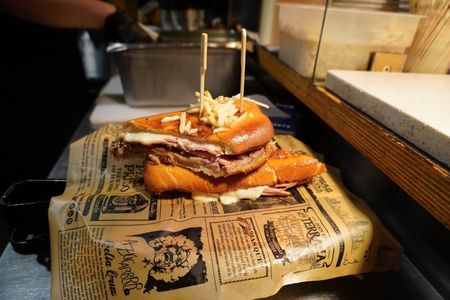 Little Havana food tour with tastings and Cuban coffee in Miami