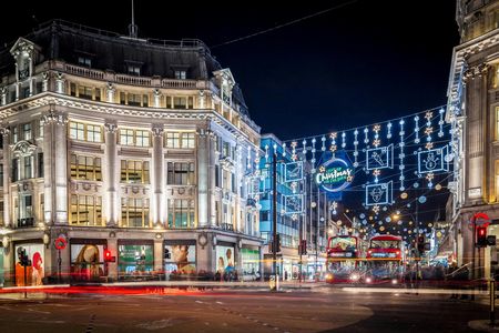 London Christmas lights open top bus tour and return Thames trip